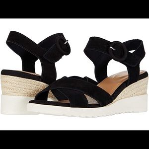 evolve “Zayne” platform ( NWT size 5.5)